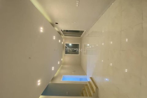 5 bedrooms Villa in Khobar, Saudi Arabia No. 60059 6