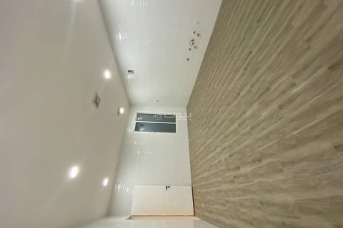 5 bedrooms Villa in Khobar, Saudi Arabia No. 60059 12