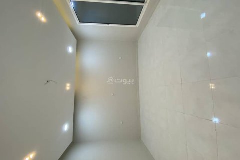 5 bedrooms Villa in Khobar, Saudi Arabia No. 60059 4