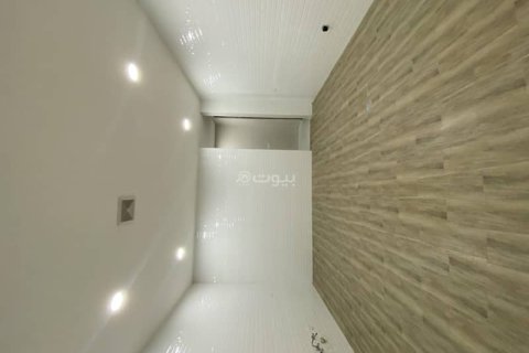 5 bedrooms Villa in Khobar, Saudi Arabia No. 60059 9