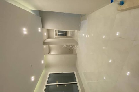 5 bedrooms Villa in Khobar, Saudi Arabia No. 60059 11