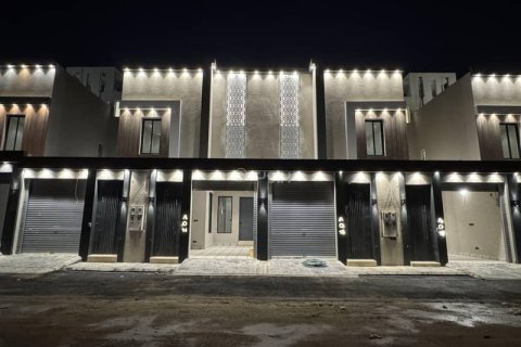 3 bedrooms Apartment in Riyadh, Saudi Arabia No. 99574
