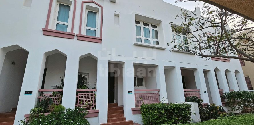 3 bedrooms Townhouse in Muscat, Oman No. 53637