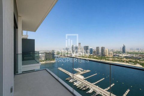 Квартира с 3 спальнями в EMAAR Beachfront, ОАЭ №199952 3