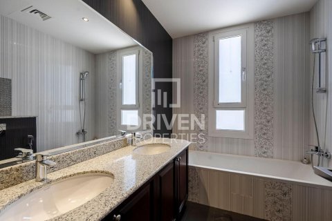 5 bedrooms Villa in Hacienda, UAE No. 193821 10