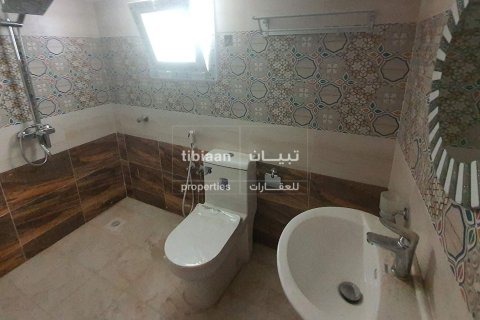 Villa de 7 dormitorios en As Sib, Oman No. 53700 5