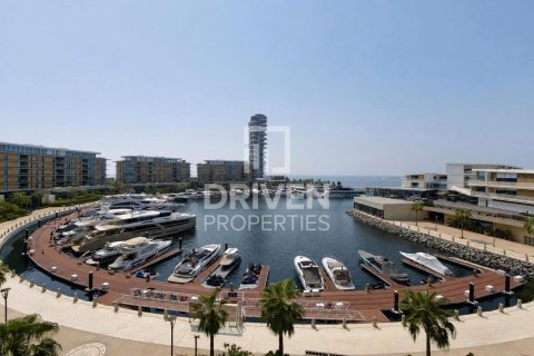 Квартира с 3 спальнями в Jumeirah Bay Island, ОАЭ №204651
