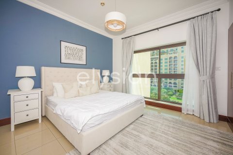 Квартира с 2 спальнями в Golden Mile, ОАЭ №64939 11