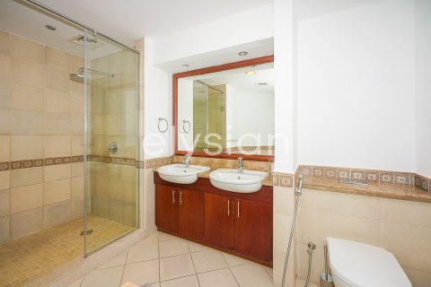 Квартира с 2 спальнями в Golden Mile, ОАЭ №64939 6