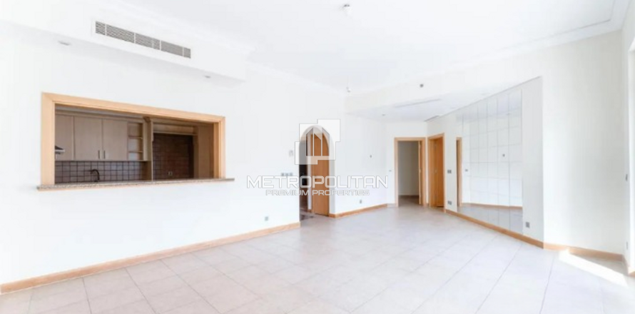 Appartement de 2 chambres à Shoreline Apartments, UAE No. 128927