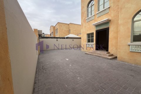 Villa de 5 dormitorios en Doha, Qatar No. 60932 3