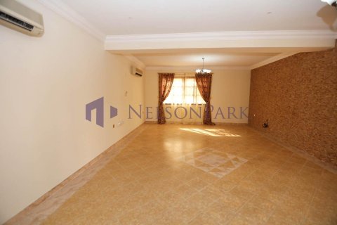 3 bedrooms Villa in Doha, Qatar No. 57487 4