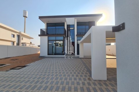 Villa de 5 dormitorios en Abu Dhabi, UAE No. 39176