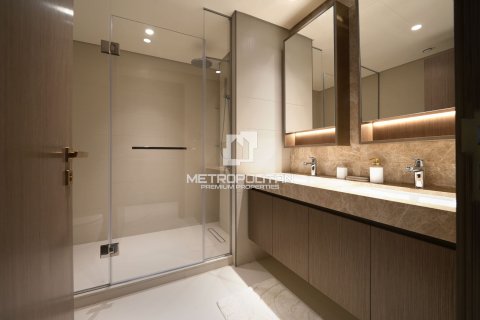 Квартира с 2 спальнями в EMAAR Beachfront, ОАЭ №62067 21