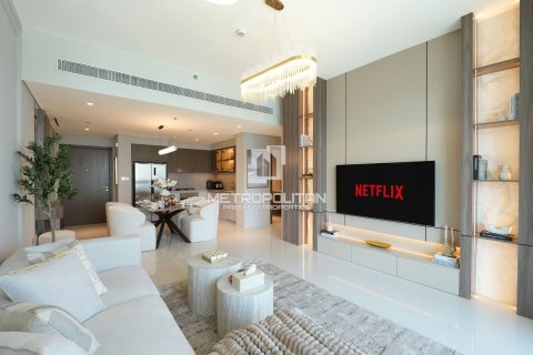 Квартира с 2 спальнями в EMAAR Beachfront, ОАЭ №62067 3