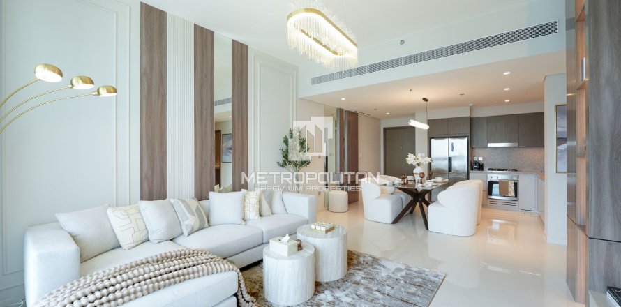 Квартира с 2 спальнями в EMAAR Beachfront, ОАЭ №62067