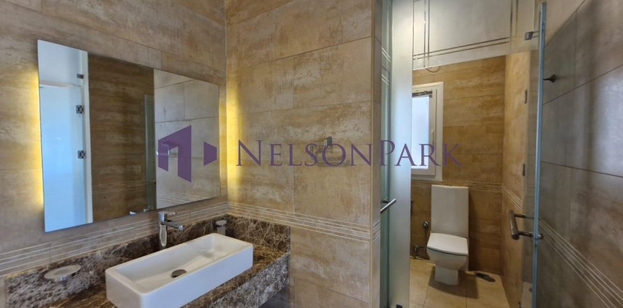 Villa de 5 dormitorios en Doha, Qatar No. 58554