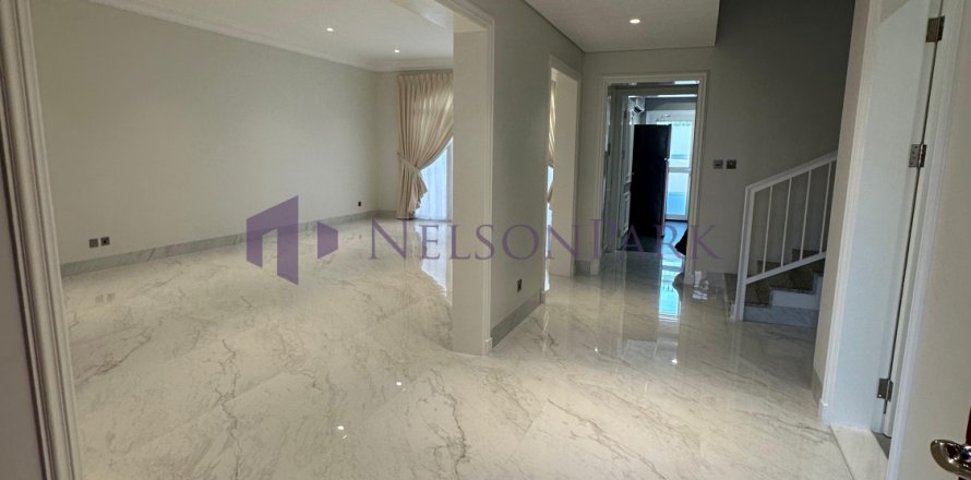 Villa de 3 dormitorios en Doha, Qatar No. 58552