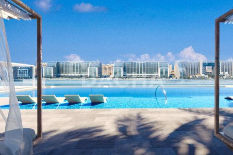 Apartment de 4 dormitorios en EMAAR Beachfront, UAE No. 165695