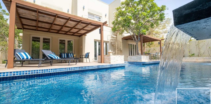 5 bedrooms Villa in Meadows, UAE No. 193987