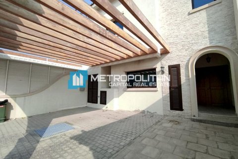 Villa de 3 dormitorios en Abu Dhabi, UAE No. 149770 14