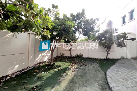 Villa de 3 dormitorios en Abu Dhabi, UAE No. 149770 4