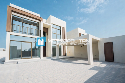 Villa de 4 chambres à Abu Dhabi, UAE No. 136223
