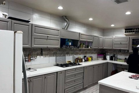 Villa de 5 dormitorios en Riyadh, Saudi Arabia No. 62537 15