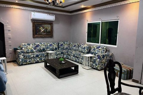 Villa de 5 dormitorios en Riyadh, Saudi Arabia No. 62537 14