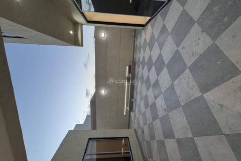 6 bedrooms Villa in Khobar, Saudi Arabia No. 60650 13