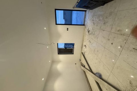 6 bedrooms Villa in Khobar, Saudi Arabia No. 60650 9