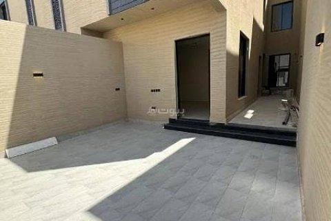 3 bedrooms Apartment in Riyadh, Saudi Arabia No. 60653