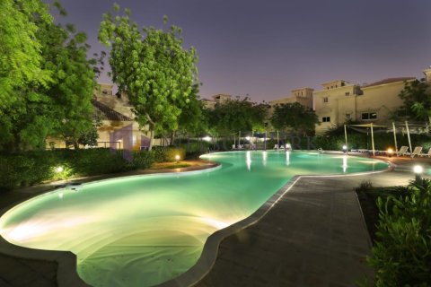 Villa de 4 chambres à Doha, Qatar No. 58477 8