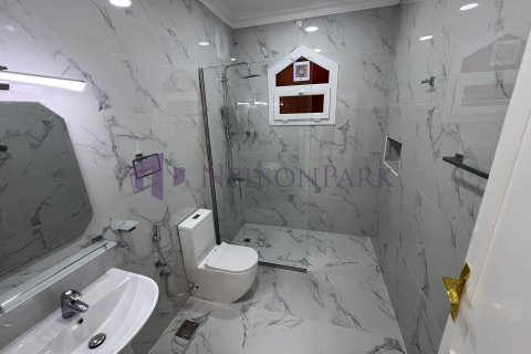 Вилла с 7 спальнями в Доха, Катар №58536 12