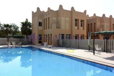 Villa de 4 dormitorios en Doha, Qatar No. 58534 12