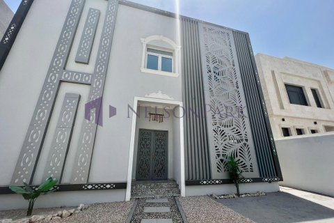 7 bedrooms Villa in Umm Salal Mohammed, Qatar No. 60847