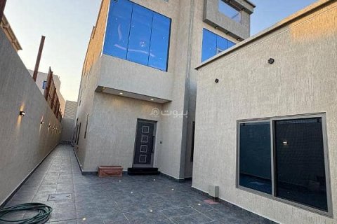 6 bedrooms Villa in Khobar, Saudi Arabia No. 60645