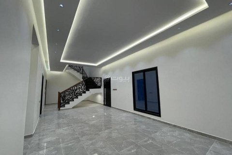 Villa de 4 chambres à Riyadh, Saudi Arabia No. 60644 5