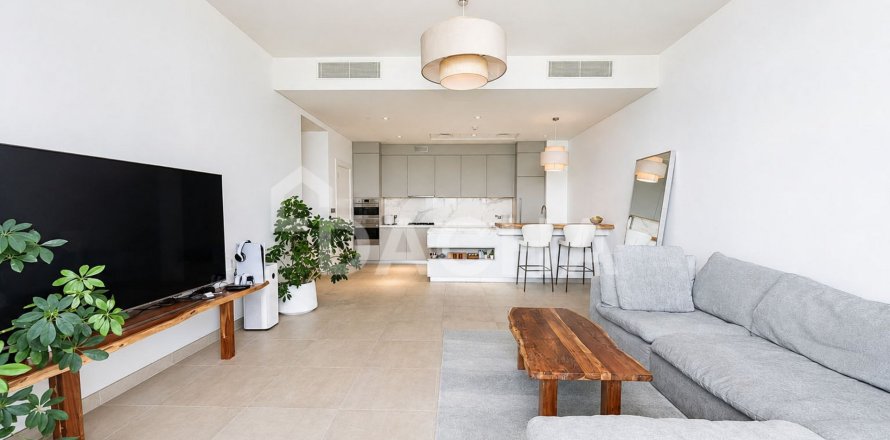 Apartment de 2 dormitorios en The Crescent, UAE No. 198512