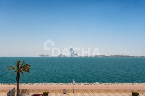 Apartment de 2 dormitorios en The Crescent, UAE No. 198512 3