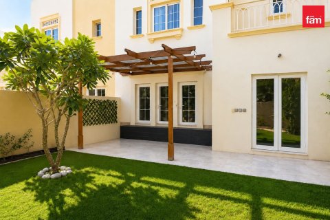 3 bedrooms Villa in Dubai, UAE No. 186965
