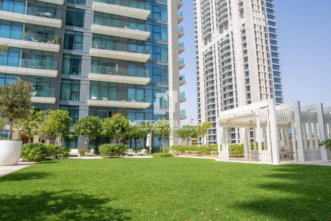 Apartment de 2 dormitorios en EMAAR Beachfront, UAE No. 130073 26