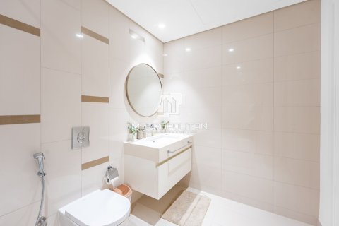 Apartment de 2 dormitorios en EMAAR Beachfront, UAE No. 130073 24