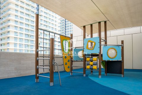 Apartment de 2 dormitorios en EMAAR Beachfront, UAE No. 130073 27