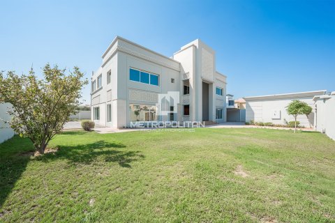 Villa de 6 dormitorios en Al Barsha, UAE No. 129461