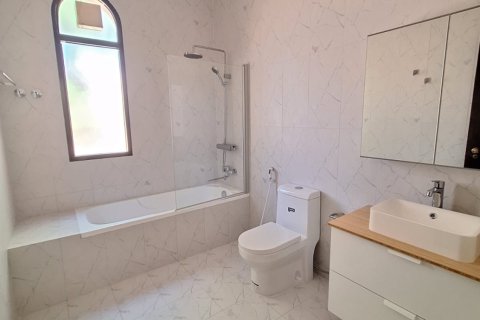 Townhouse de 3 dormitorios en Muscat, Oman No. 54770 8