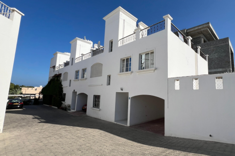 3 bedrooms Townhouse in Muscat, Oman No. 54767