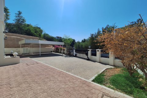 5 bedrooms Villa in Muscat, Oman No. 54768 13