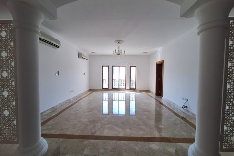 5 bedrooms Villa in Muscat, Oman No. 54768 6