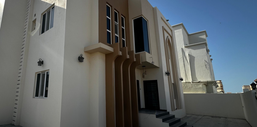 Villa Jumelée de 5 chambres à As Sib, Oman No. 54766